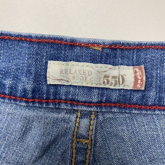 Levi's 550 Women's Classic Relaxed Boot Cut Mid Rise Medium Wash Size 6M - Picture 5 of 16
